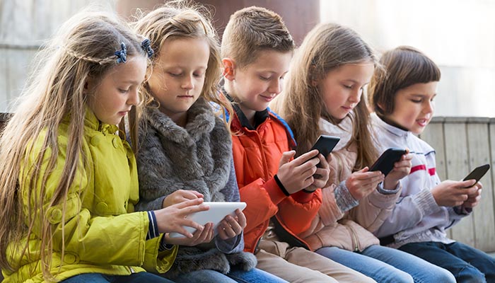 Perancis Larang Siswa Gunakan Smartphone Di Lingkungan Sekolah