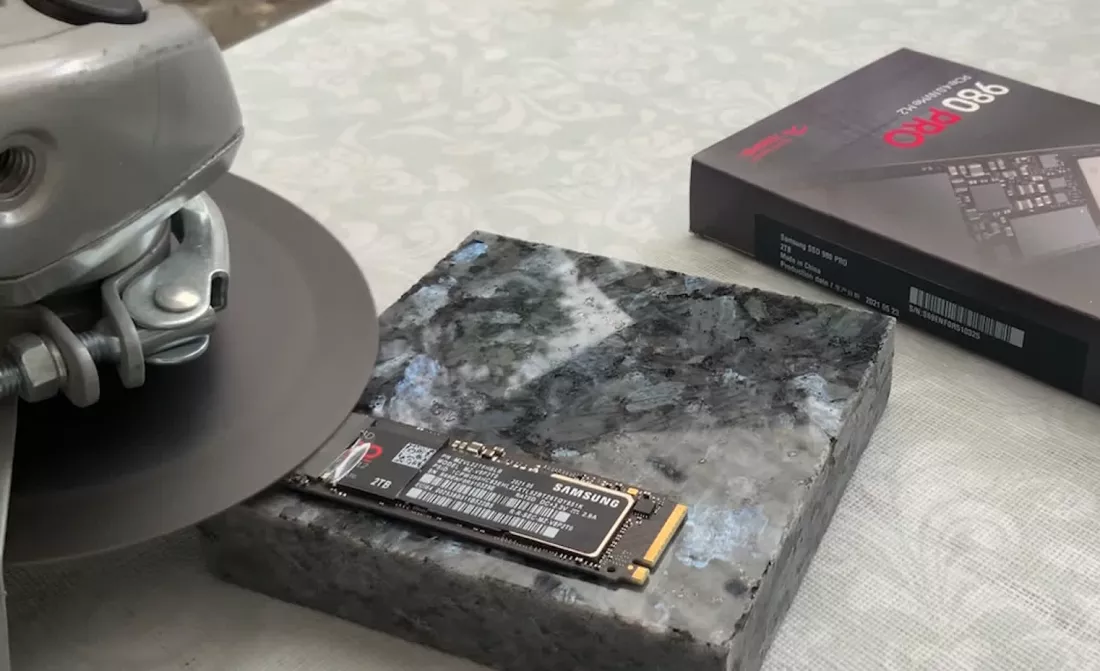 Klaim Garansi SSD Samsung Di Jerman, Pengguna Diminta Hancurkan Dulu Pake Palu Atau Bor!