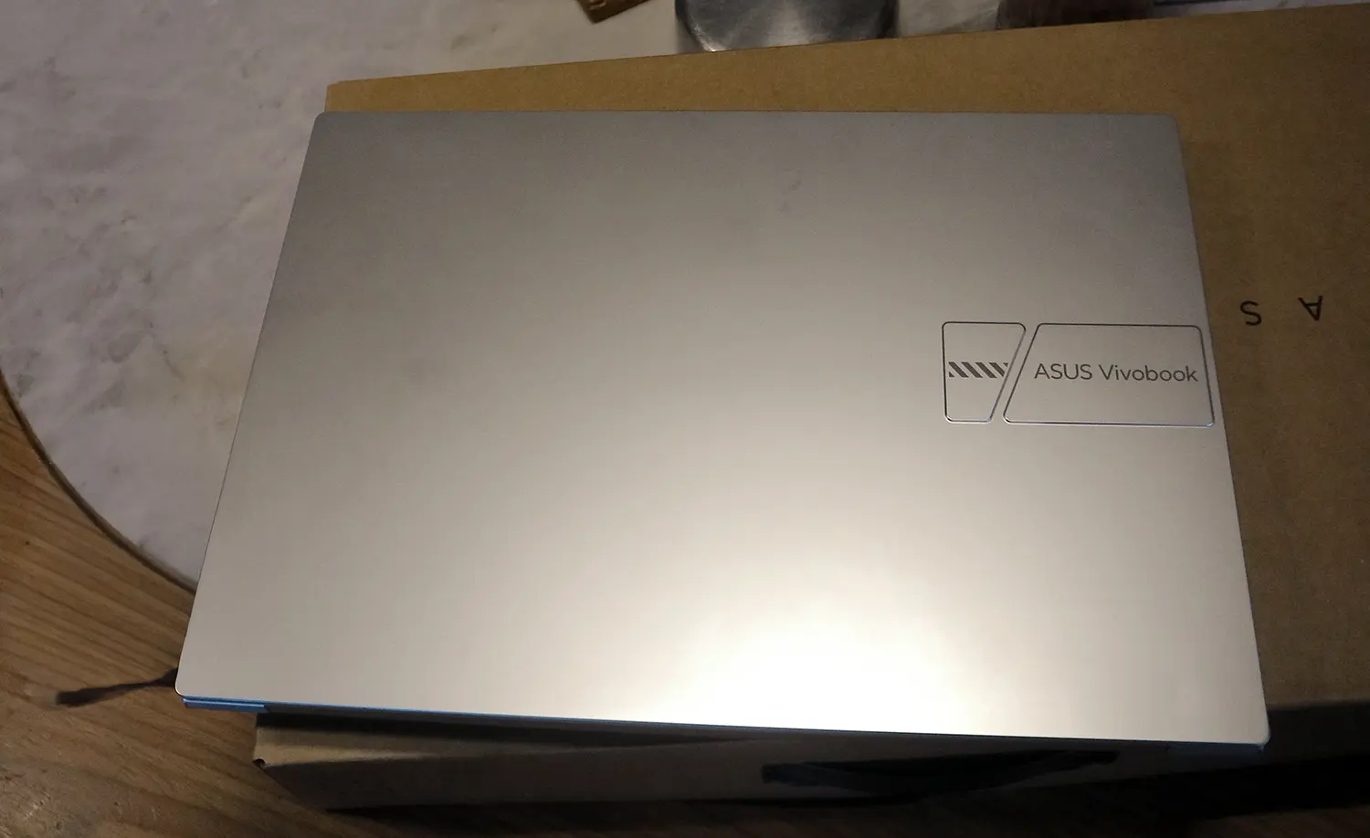 ASUS Vivobook 14 A1404 vs A1405: Pilihan Mana Yang Tepat?