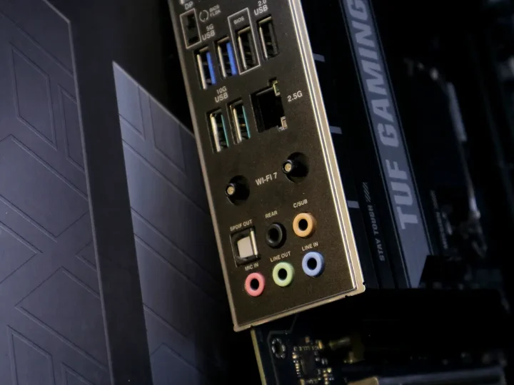 Arti Warna Colokan Audio Motherboard: Jangan Sampai Salah Colok!